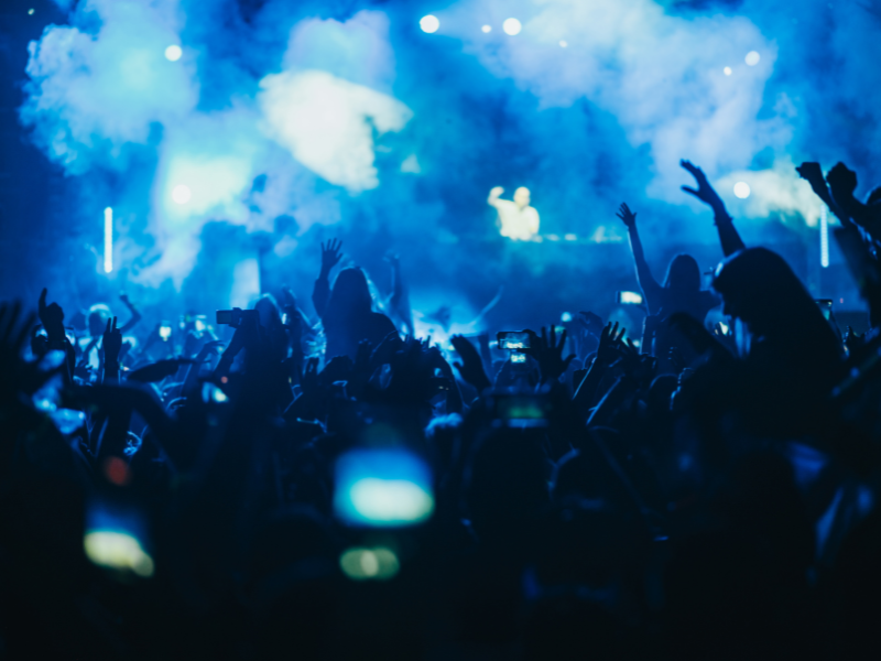 WHICH BAGS SHOULD YOU CHOOSE FOR FESTIVALS? PRACTICAL GUIDE